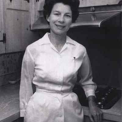 A photo view of Mrs. Lenora Payne.