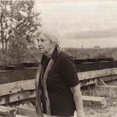 A photo view of Mrs. Donald (Miriam L.) MacMillan.