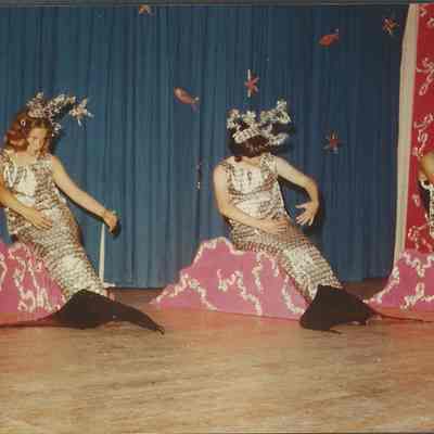 opening number production from Underwater Pageantry.