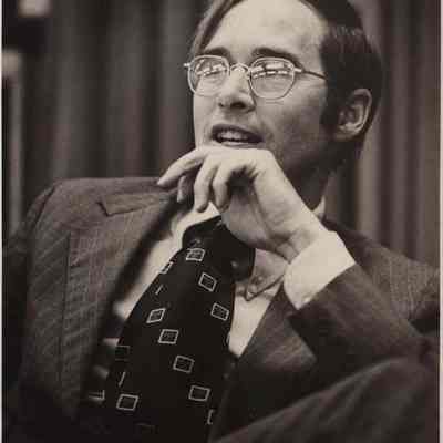 A photo view of Christopher Livesay.