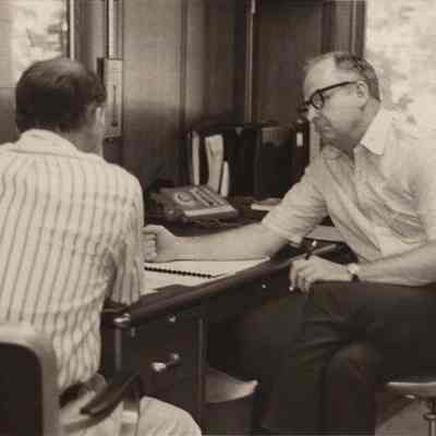 A photo view of Richard Morrell.