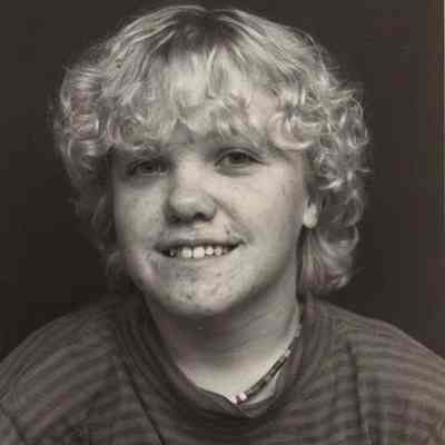 A photo view of Gail Trank.
