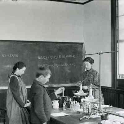 Hawthorne School Chemistry Class