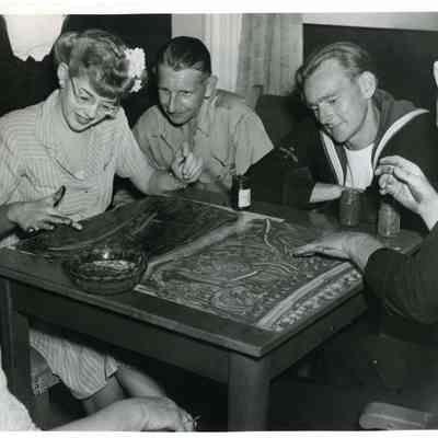 USO Fingerpainting Lesson
