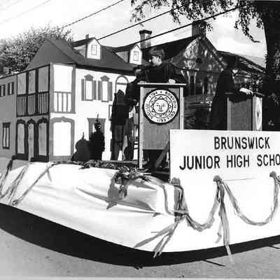 Brunswick Junior High School float in Brunswick's 250th Anniversary Parade