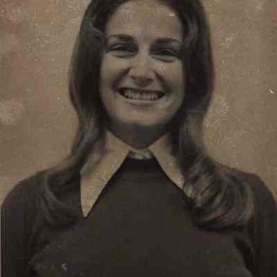 A photo view of Pamela Comeau. 10/18/1974.