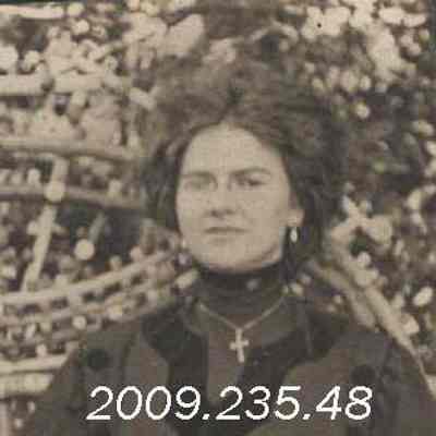 An unidentified woman