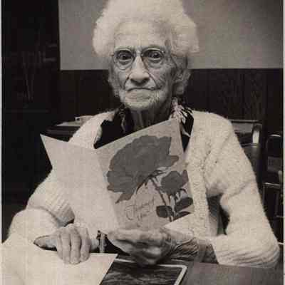 A photo view of Mrs. Frances Leonard. 6/21/1976.