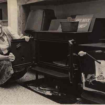 A photo view of Janice Warren. 9//15/1980.