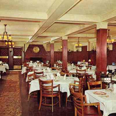 Hotel Eagle dining room