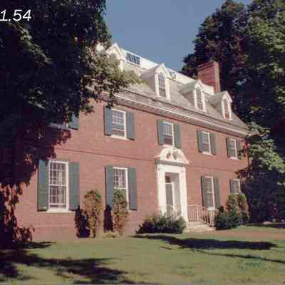 A photo of the house at 228 Maine Street.