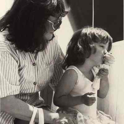 A photo view of Ann and Libby Fairfield. 5/26/1992.