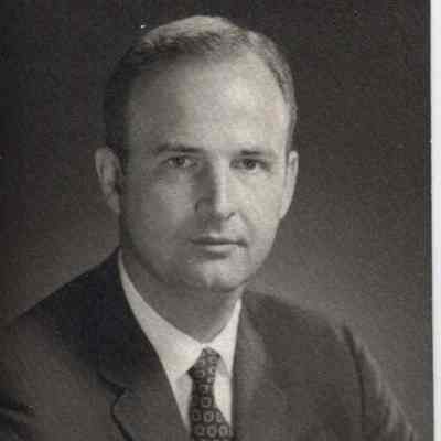 A photo view of Richard Morrell.