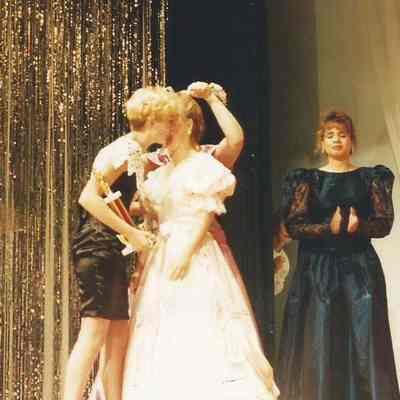 Darby Labbe crowning Michele Byras