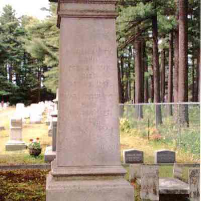 A photo of Wm. Smyth's gravestone.