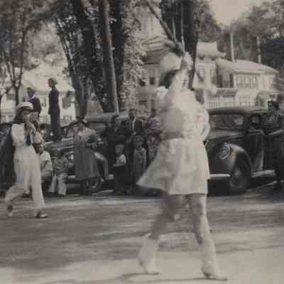 A postcard of Memorial Day parade Maine St 1944