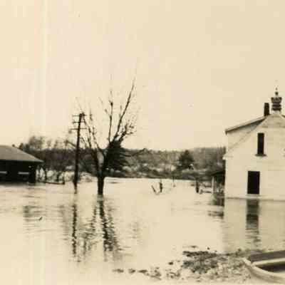 Mill Street at Cumberland Street during flood of 1936