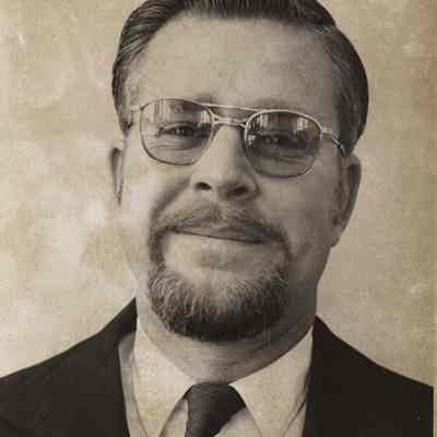 A photo view of George H. Peck.