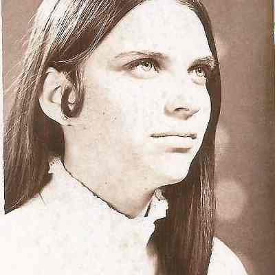 A B/W photograph of contestant # 3, Teresa Davis in the Teen Queen Pageant.