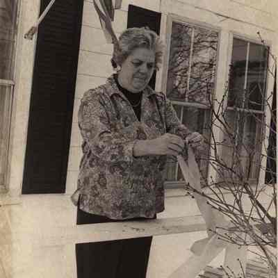 A photo view of Mary Pinkham.