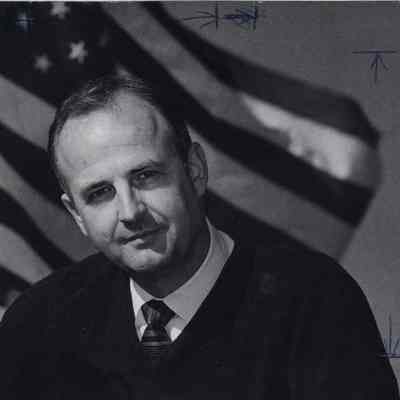 A photo view of Richard Morrell.