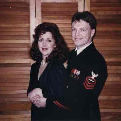 Linette Vargas, Jim Howard