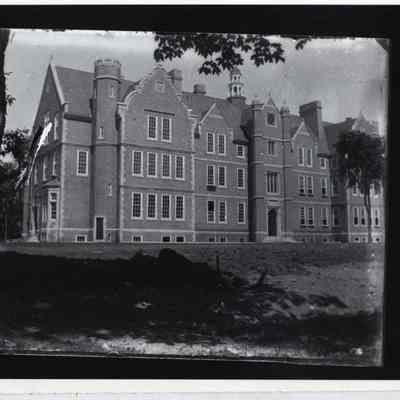 Bowdoin College, Searles Hall