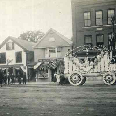 Parade 1916
