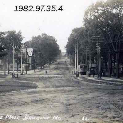 A photo of Maine Street and the Mall.