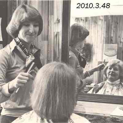 Cheryl Bilodeau Cutting Hair
