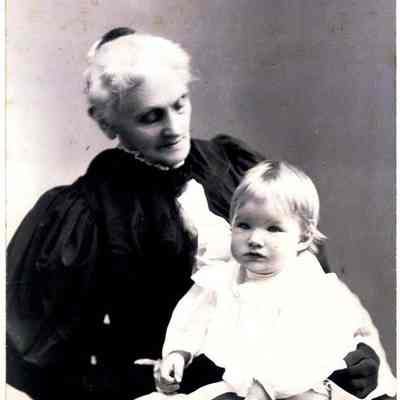 A photo of Mrs. Sweat with granddaughter Bess.