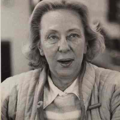 A photo view of Helen Schlaack.