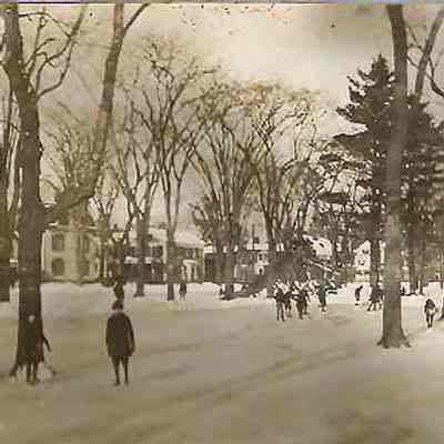 Skating on the Mall