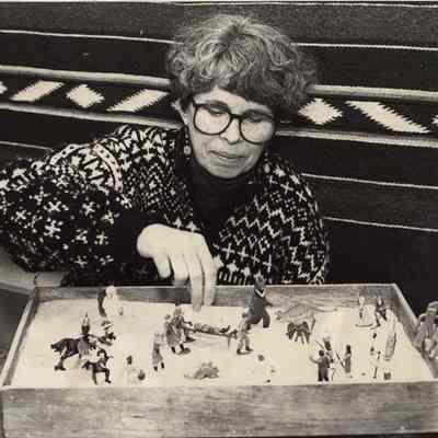 A photo view of Nan Ross. 5/14/1992.