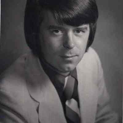 A photo view of Richard D. Morrill.