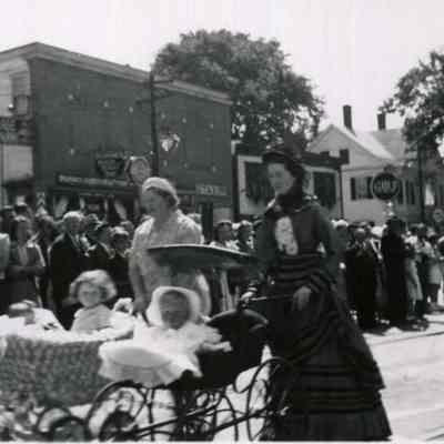 Marchers in the Bicentennial Parade