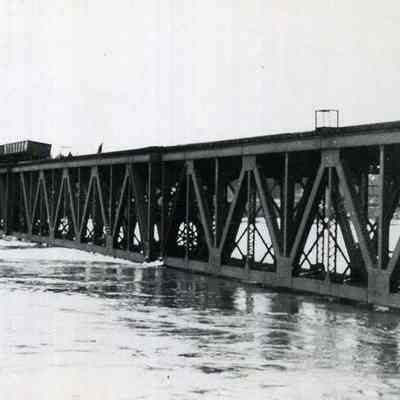 A photo of the flood 1936, showing the RR Trestle.
