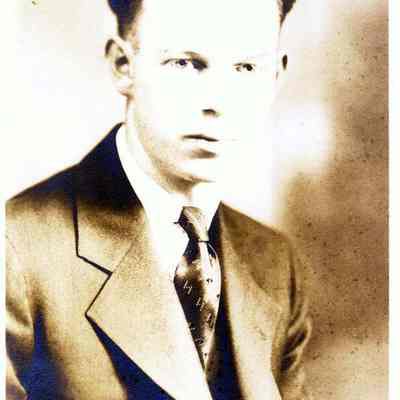 A photo of Elwood Leroy Prosser.
