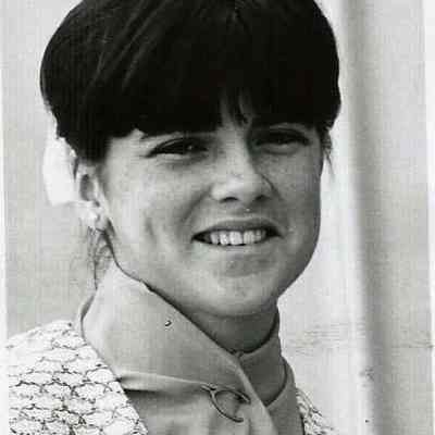 A B/W photograph of Rosanna Collins, contestant # 10..