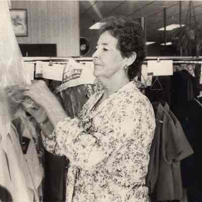 A photo view of Helen Chapman. 4/21/1992.