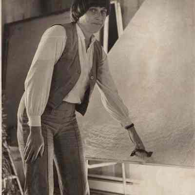 A photo view of Susan Wing. 5/18/1977.