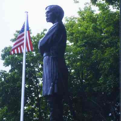Brewer Chamberlain statue