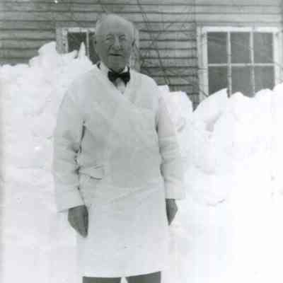 Dr. Wilbur Browne