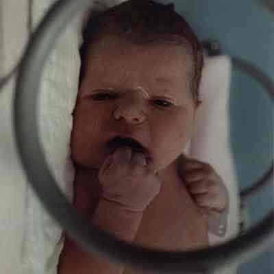A photo view of a baby. 11/06/1989.