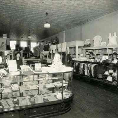 J. E. Davis Store, Brunswick