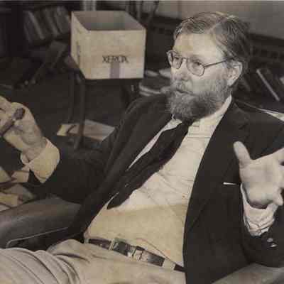 A photo view of Prof. Richard Morgan.9/27/1984.
