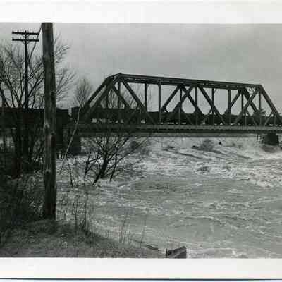 Upper Railroad Bridge and Free Bridge, 1936 Flood, Brunswick.