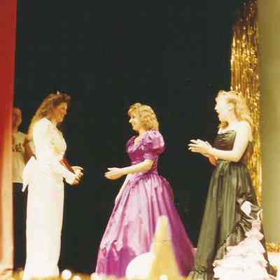 Crystal Hurd presenting the trophy to Corrie Pottle the 1st runner-up.