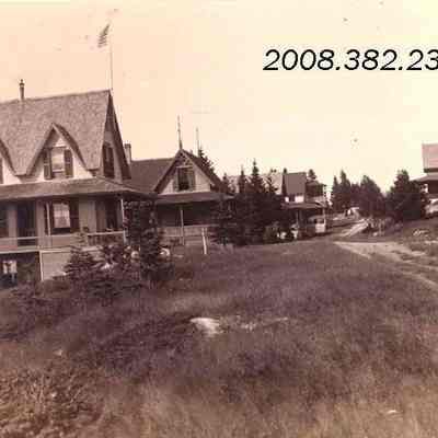 Central Avenue, Mere Point