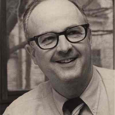 A photo view of Richard Morrell.